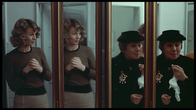 Fig 6 Dont Look Now mirrors complicate onscreen space